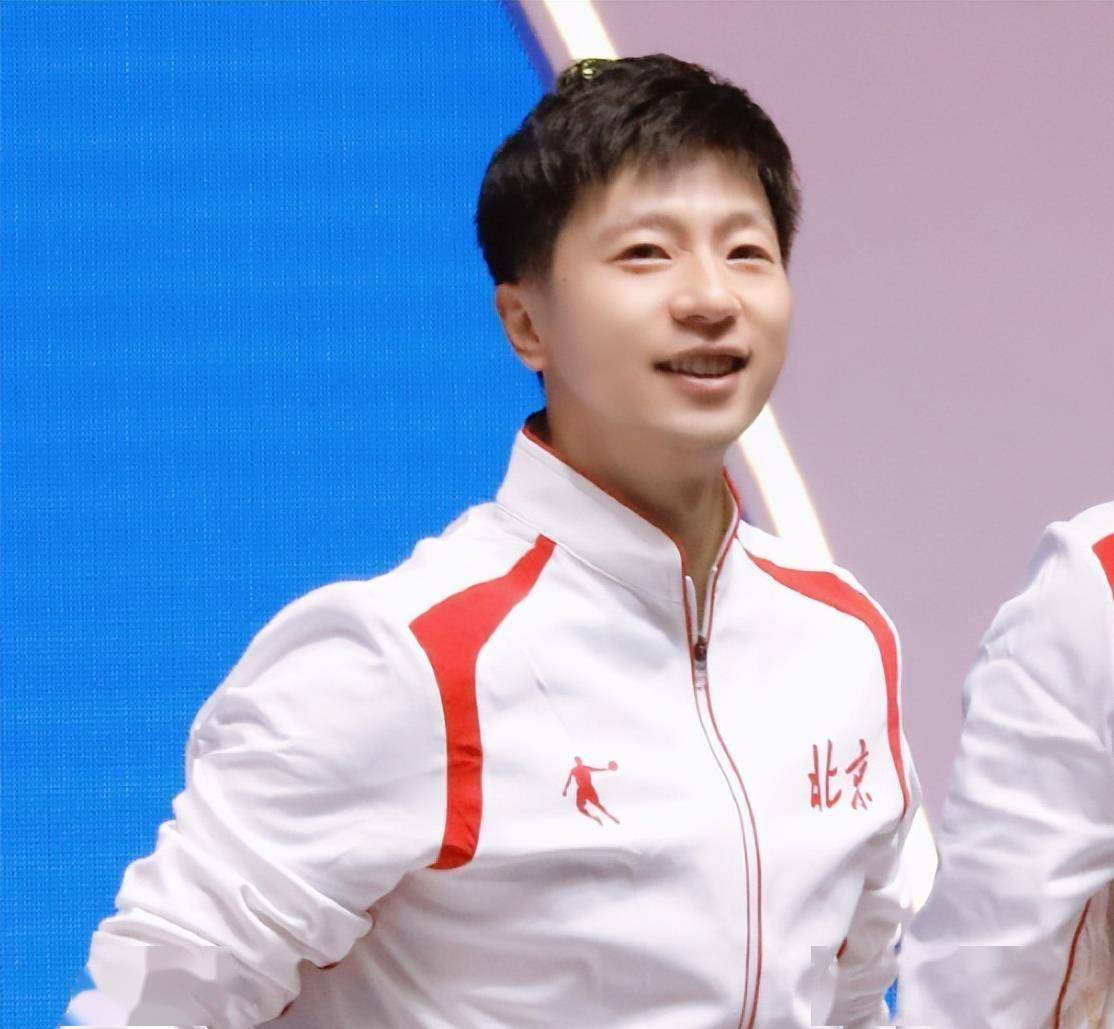 日本队轻取英格兰队,马龙带队取胜 日本队轻取英格兰队,马龙带队取胜