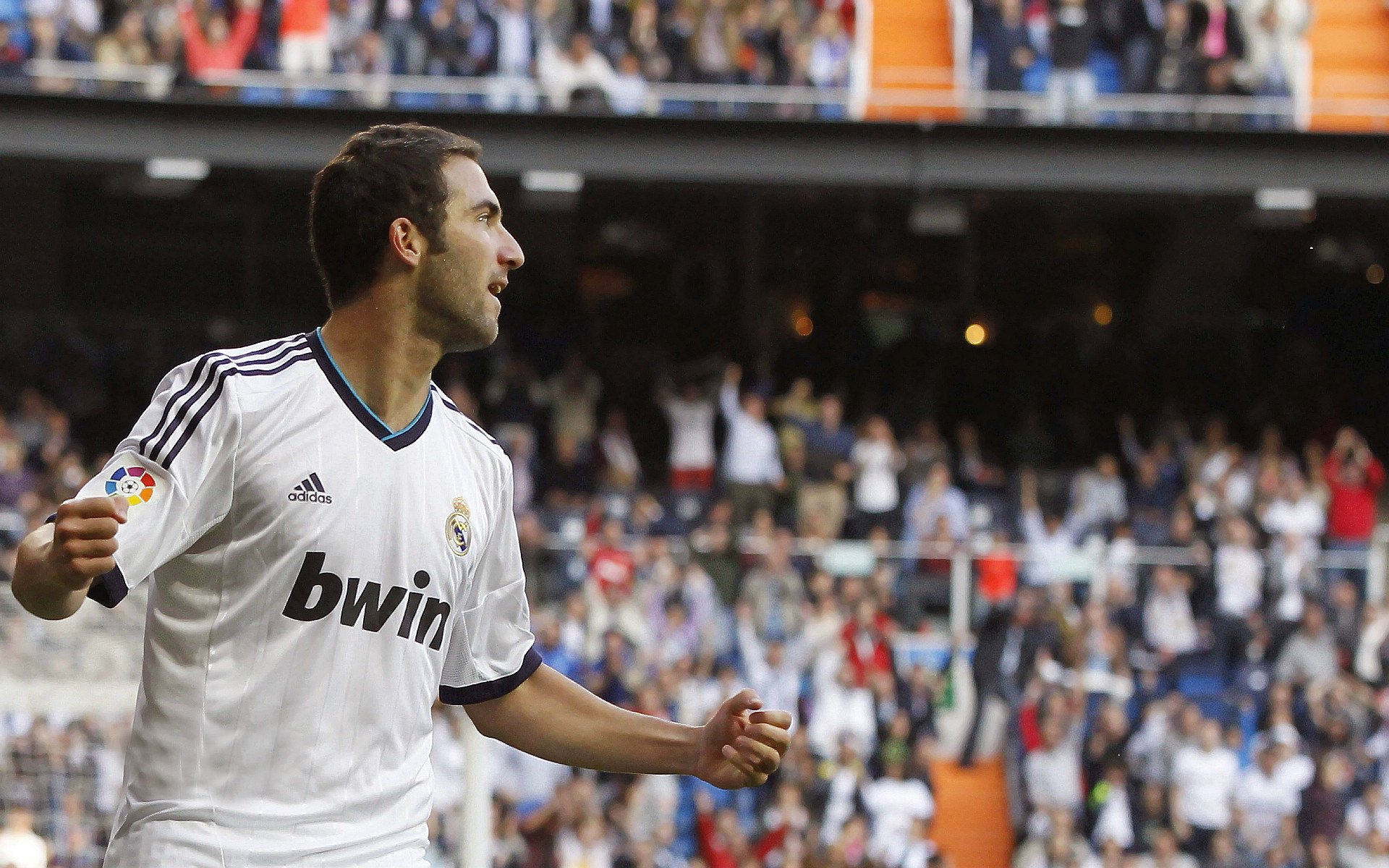 布伦森爆发，公牛最后时刻击败广东队，一场跨越时空的篮球对话